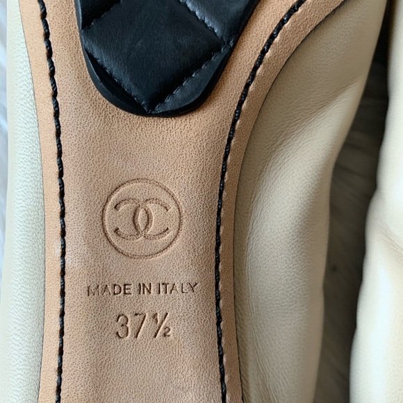 CHANEL Spirit Two Tone Stretch Cap Toe Pump - Picture 10 of 13